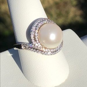 Genuine Freshwater Pearl &White Faux Diamond Ring